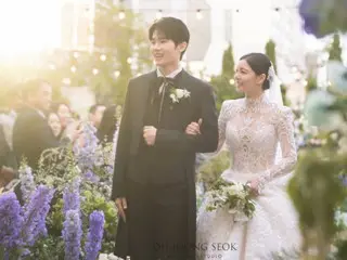 Ailee＆チェ・シフン、「私たち結婚しました」…結婚式写真公開