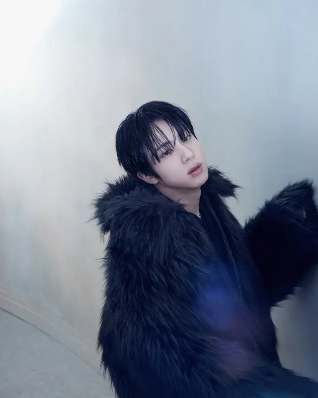「BTS」JIN、3rdコンセプトフォト公開…官能的なロックスターに変身