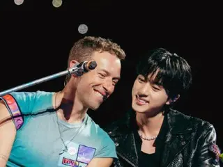 「BTS（防弾少年団）」JIN、バンド「Coldplay」訪韓公演フィナーレに登場…LEDブレスレットの回収率は99％