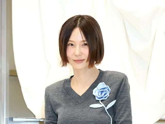 “公共の場所でマナー違反？”タレントのキム・ナヨン、エレベーターで撮った子どもの写真に批判の声…結局SNSから削除