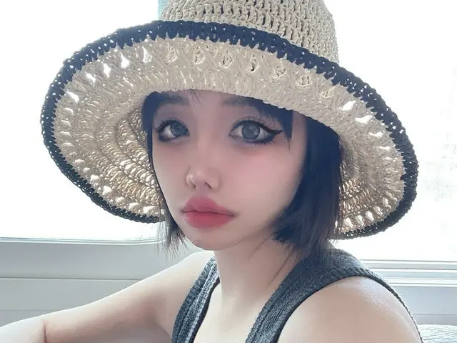 “加工釈明”BOM（2NE1）、ショートカットに変身で若返り…童顔フェイスを自慢