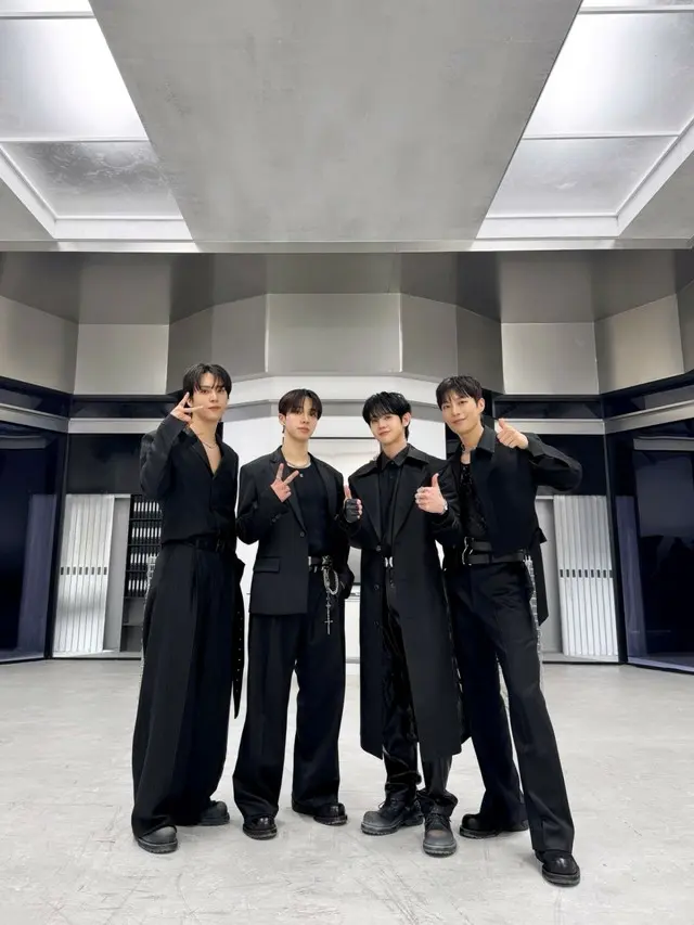 「HIGHLIGHT」、「Chains」でカムバック初日に、韓国内外の音源チャートを占領…成功的な活動スタート01
