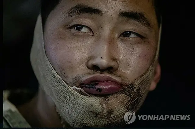 ウクライナの捕虜になった北朝鮮兵。ゼレンスキー大統領がＳＮＳで公開した（ゼレンスキー氏のＳＮＳのより）＝（聯合ニュース）≪転載・転用禁止≫