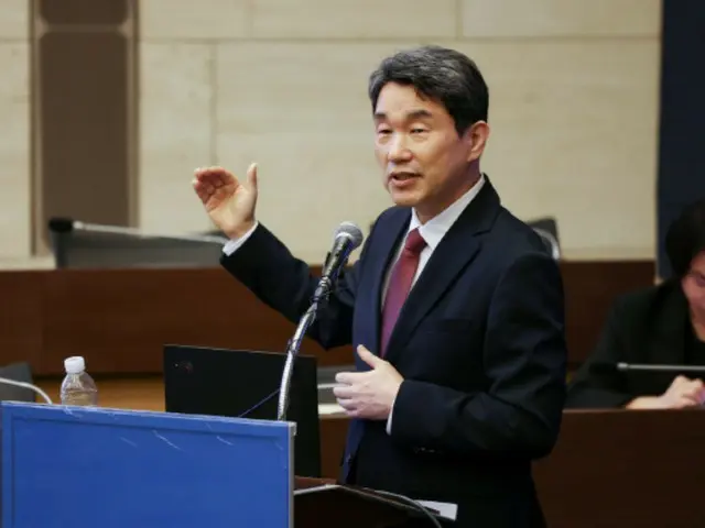 韓首相に続き崔財政相も辞任…李社会副首相の代行体制に＝韓国