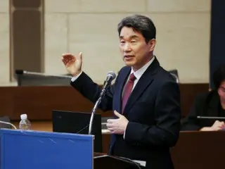韓首相に続き崔財政相も辞任…李社会副首相の代行体制に＝韓国