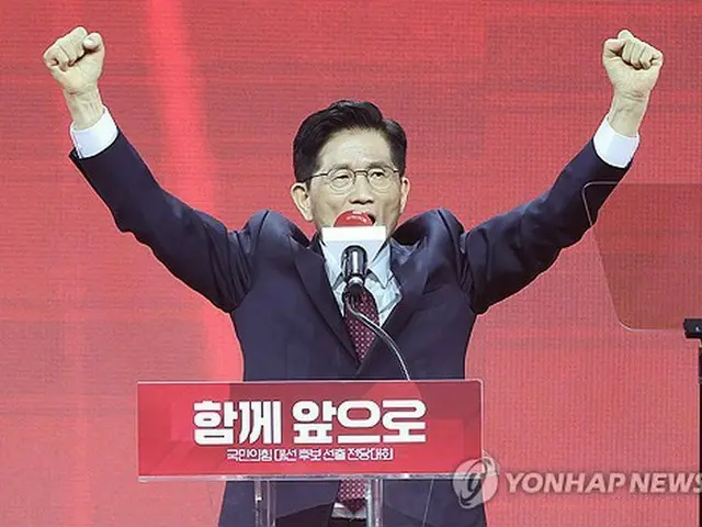 韓国旧与党　大統領候補に金文洙氏を選出＝韓前首相との一本化に注目
