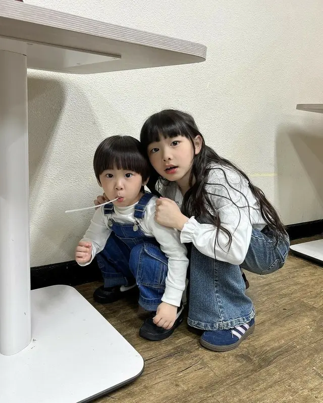 「H.O.T.」ムン・ヒジュン&ソユル(元CRAYON POP)、娘の爆風成長「ラブリーな美貌」公開…「ママのようにガールズグループになってもいいね」