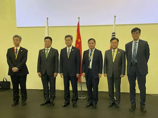 日中韓が共同宣言「”保護主義”による経済の分節を懸念」「”自由貿易”を支持」