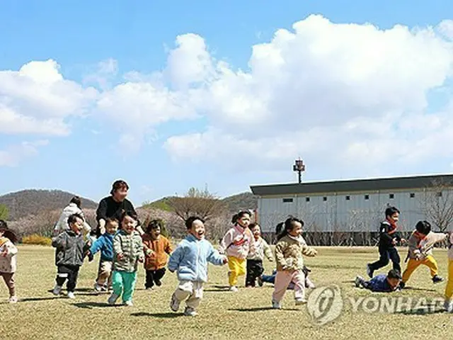 子どもの割合　韓国１０．６％＝人口４千万人超の国で最低