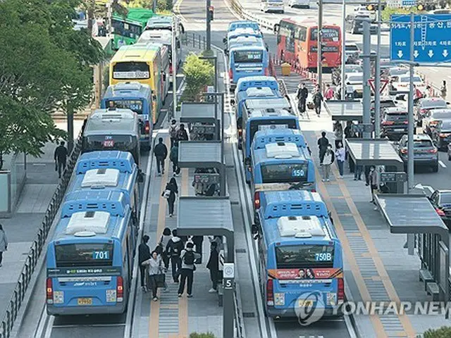 ソウルなど２２地域のバス労組　交渉決裂なら２８日に一斉スト＝韓国
