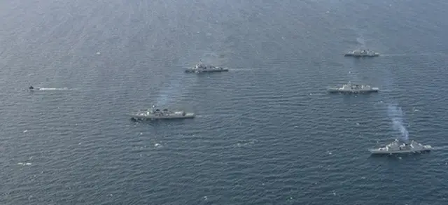 韓米の海軍が８～１１日に東海で実施した合同海上訓練（韓国海軍提供）＝（聯合ニュース）≪転載・転用禁止≫