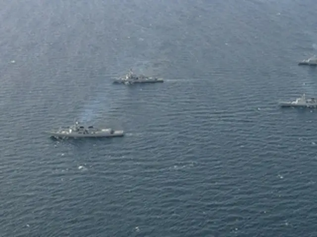 韓米の海軍が８～１１日に東海で実施した合同海上訓練（韓国海軍提供）＝（聯合ニュース）≪転載・転用禁止≫