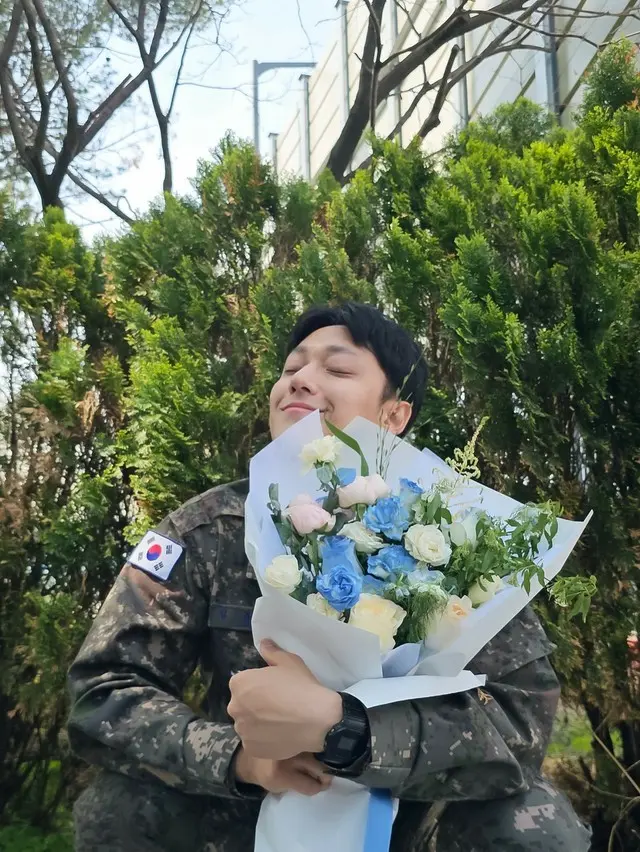 【全文】俳優・ドヒョン、ついに除隊！「最善を尽くした軍生活…良い作品と良い演技でごあいさつします」