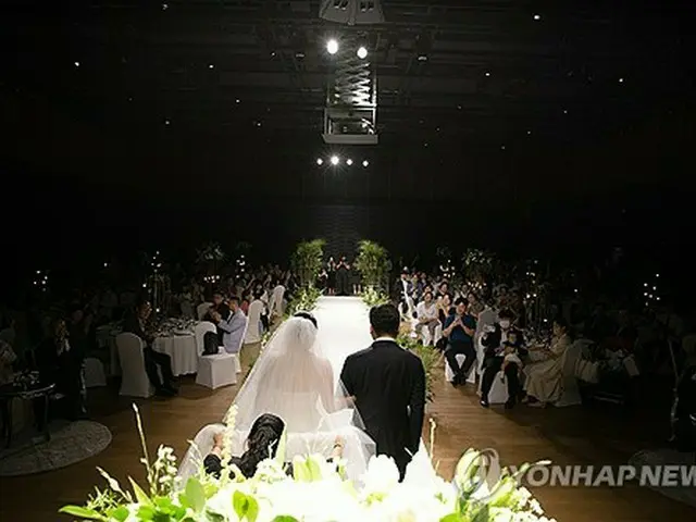 韓国女性の５割「夫婦の収入は各自が管理」　性別役割分業観に変化
