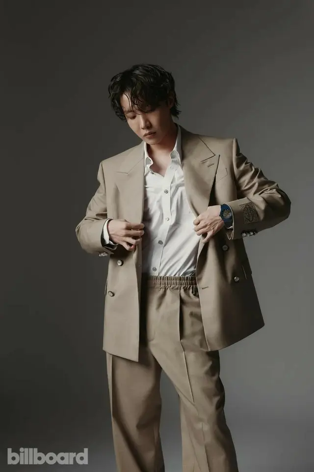 「BTS」J-HOPE、「これからが始まり」…「ビルボードマガジン」の表紙に登場