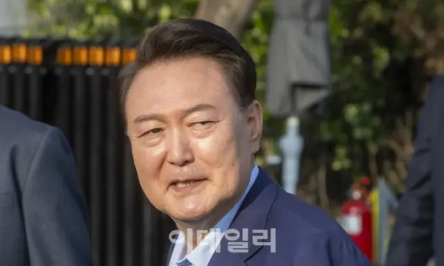 罷免から47日…尹元大統領、劇場で「不正選挙ドキュメンタリー映画」を観覧＝韓国