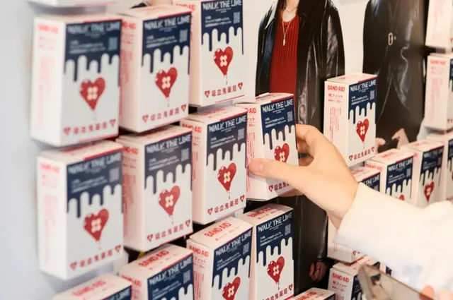「ENHYPEN」のコンセプトがモチーフの「吸血鬼薬局」、渋谷スクランブル交差点に登場…SNSで話題！6日間で約5200人以上が来場 4