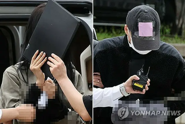 逮捕状発付の是非を判断する令状審査のためソウル中央地裁に到着した２０代の女と４０代の男＝１７日、ソウル（聯合ニュース）