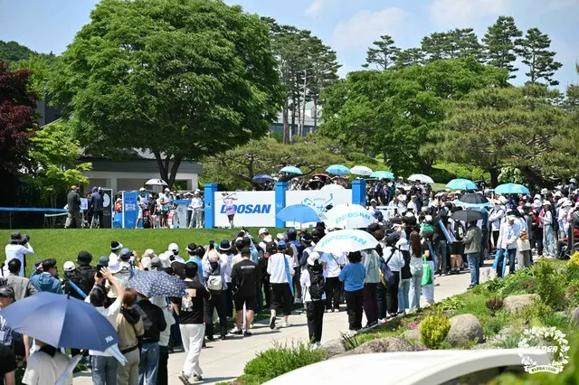 決勝と3、4位決定戦の1番ホールのギャラリーの様子（写真：KLPGA）