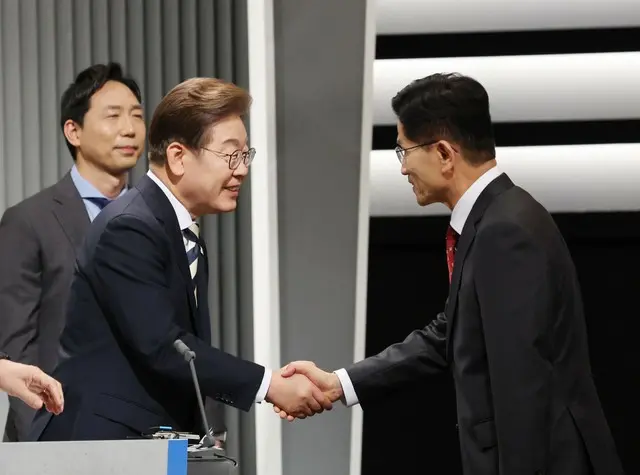 李在明氏「内乱事態の克服が重要」…金文洙氏「詐欺師がいてはならない」＝韓国