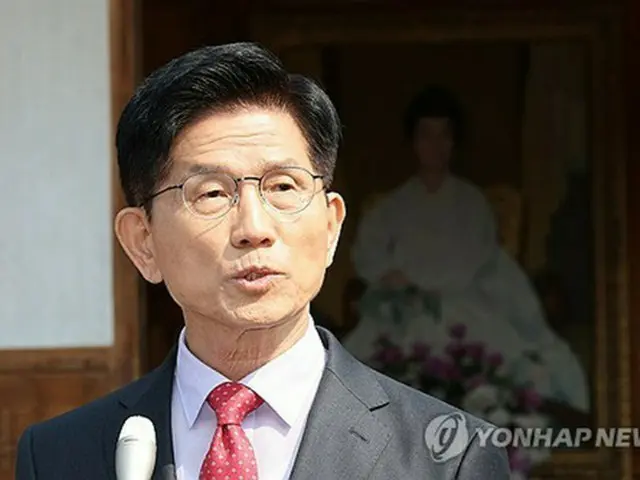声明を発表する金文洙氏＝２５日、沃川（聯合ニュース）