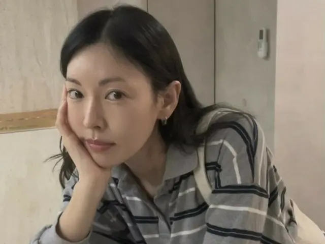 女優キム・ソヨン、化粧っ気のないラフな姿も美しい
