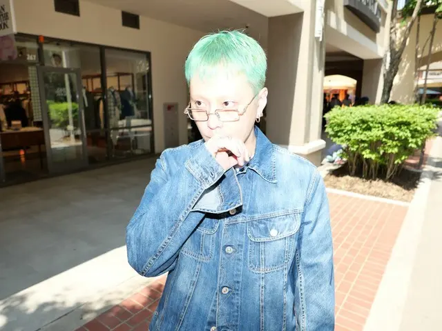 ヒョナ（元4Minute）＆ヨン・ジュンヒョン（元HIGHLIGHT）、どこへ行っても目立つ夫婦…ミント色のヘアで 破格ビジュアル