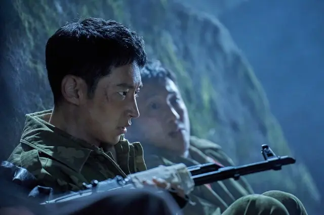 映画『脱走』本オリジナルのキャラポスターで判明!イ・ジェフンの相棒は“うっかりドンヒョク”6