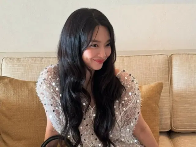 女優シン・ミナ、セクシーになったラブリー女神…シースルードレス姿を披露