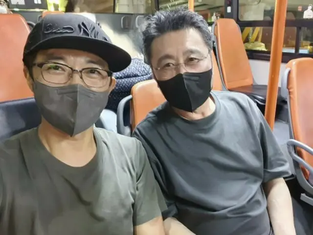 俳優アン・ジェウク、故チェ・ジョンウさんとのツーショット公開…「兄さんが寂しくないように祈ってください」