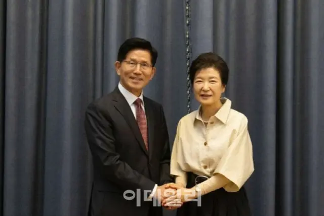 パク・クネ元大統領、今日大邱でキム・ムンス氏支援へ＝韓国