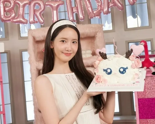 「少女時代」ユナ、女神の誕生日認証ショット…清楚な美しさが全開01