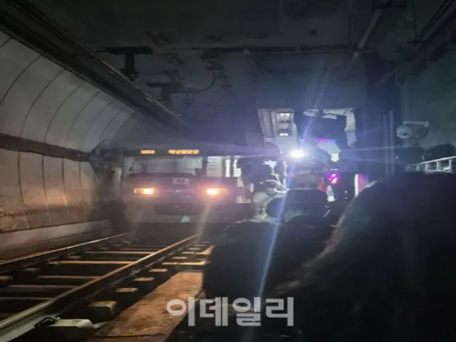 「なぜドアを開けてくれないのか」地下鉄に閉じ込められた乗客が喚き声＝韓国