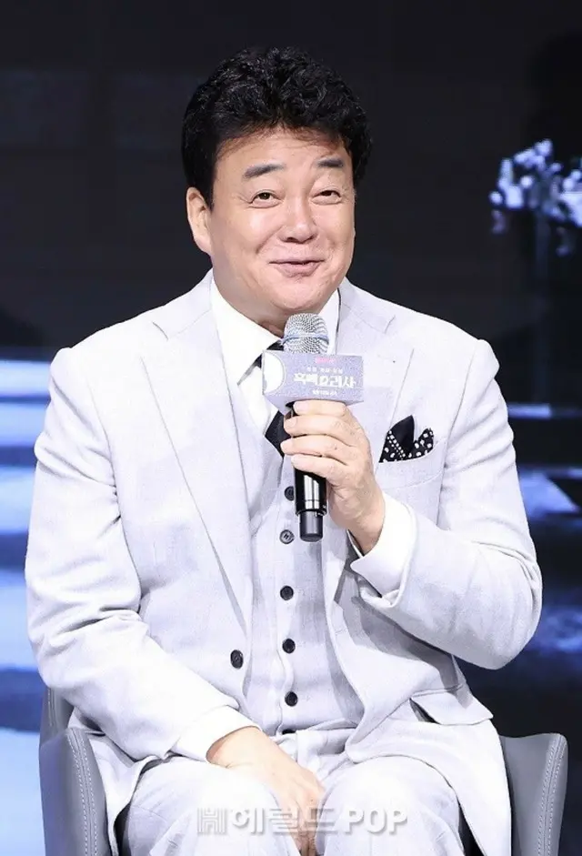 料理研究家でTHE BORN KOREAの代表ペク・ジョンウォンがテレビ活動を中断した中、YouTubeを3週間ぶりに再開した。