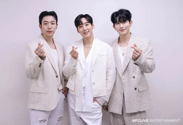 【オフィシャルレポ】「UKISS」フン&ケビン&キソプ、約8年ぶり再集結のステージに歓喜!ファンライブ東京公演初日レポートが到着5