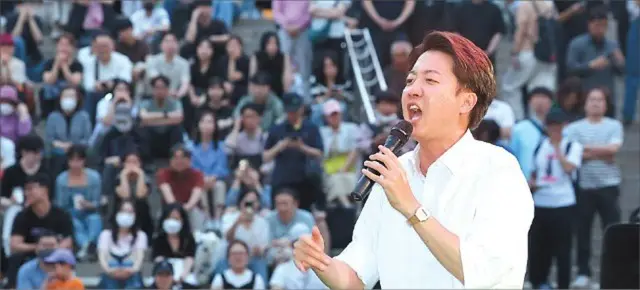 最後の演説を行っている李俊錫、改革新党大統領選候補