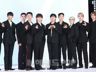 【フォト】「SEVENTEEN」、ダンディなスーツ姿であいさつ