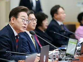 李大統領が初の閣議主宰　新内閣発足前の「ぎこちない同居」