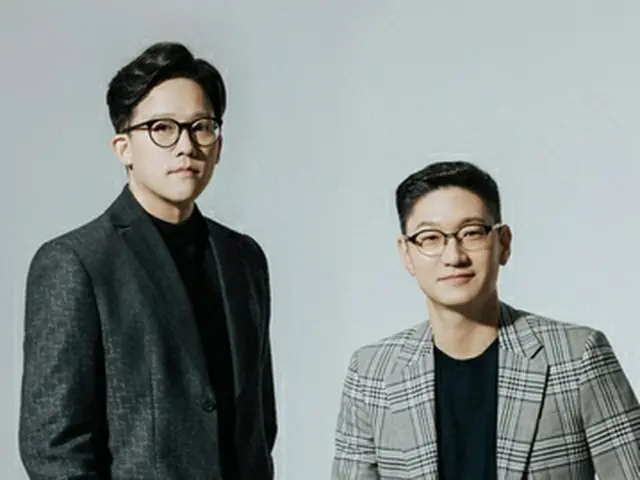 李聖洙氏（左）と卓栄俊氏（ＳＭエンタテインメント提供）＝（聯合ニュース）≪転載・転用禁止≫