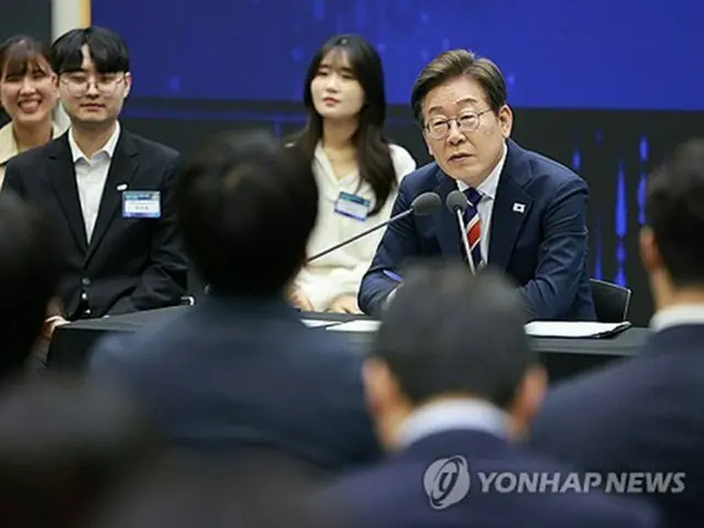 李大統領が韓国取引所訪問　不公正取引根絶へ懇談会開催