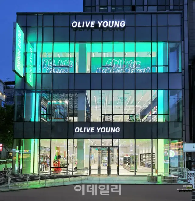 オリーブヤング、男性顧客がメインターゲットの店舗を開設＝韓国