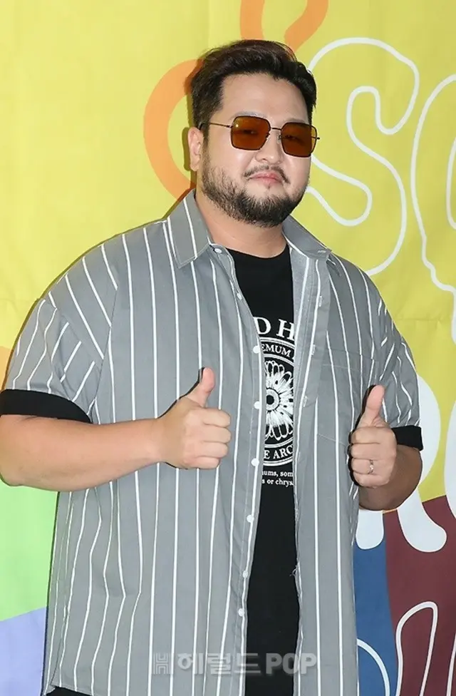 キム・テウ、キョンジュ市長による“「god」は旬が過ぎた”発言に胸を痛めるファンをなぐさめた…「どうして僕たちが“リビングレジェンド”なのか見せてあげる」