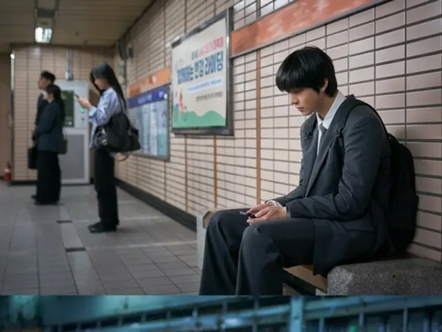 映画「全知的な読者の視点から」アン・ヒョソプ、強烈なスクリーンデビュー