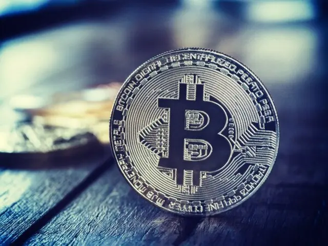 ビットコイン、10万8000ドル台「弱気」…長期保有者は増える