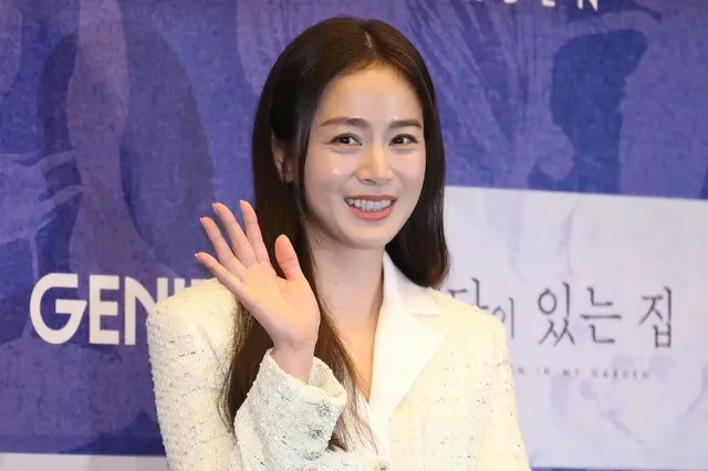 女優キム・テヒ、「30歳になると肌の弾力が…」…美貌の管理は「やりすぎず自然に」