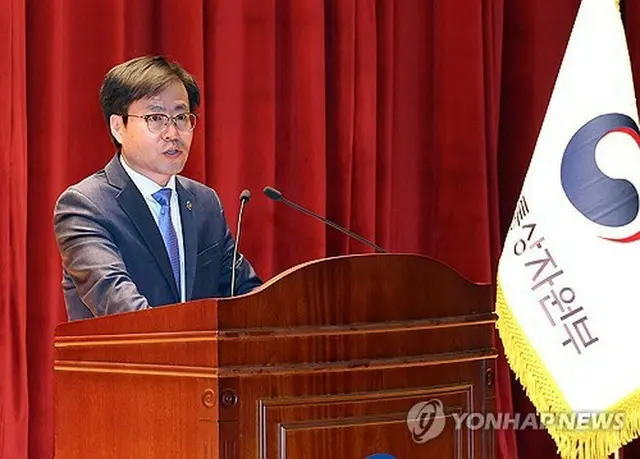 １２日の就任式であいさつする呂翰九氏＝（聯合ニュース）