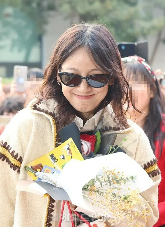 “美談製造機”イ・ヒョリ（Fin.K.L.）、飛行機で隣に座った縁…希少疾患のYouTuberをお見舞い→ジャズフェスティバルにお誘いも