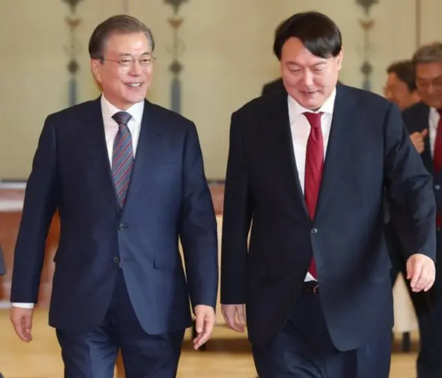 尹氏に続き文氏も法廷へ、韓国で元大統領の相次ぐ裁判が焦点に