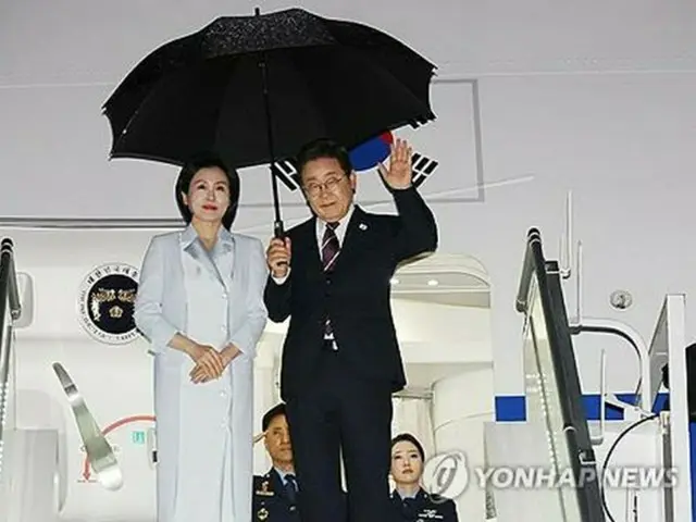 李大統領　初外遊終え帰国の途＝Ｇ７サミットで首脳外交