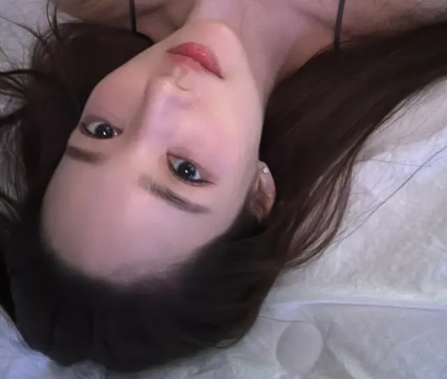 女優パク・ミニョン、挑発的なセルフィー...セクシーな美貌の日常を公開